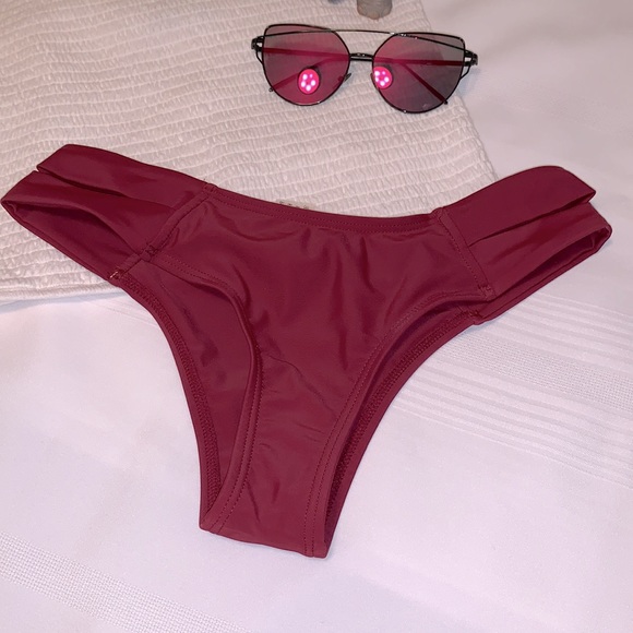 🎉 2/$15 ZAFUL | Open side bottoms Tanga - Picture 2 of 7